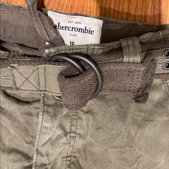 ABERCROMBIE Kids EUC CARGO SHORTS with BELT BOY 16, 6 pockets army green Vintage - Picture 3 of 4